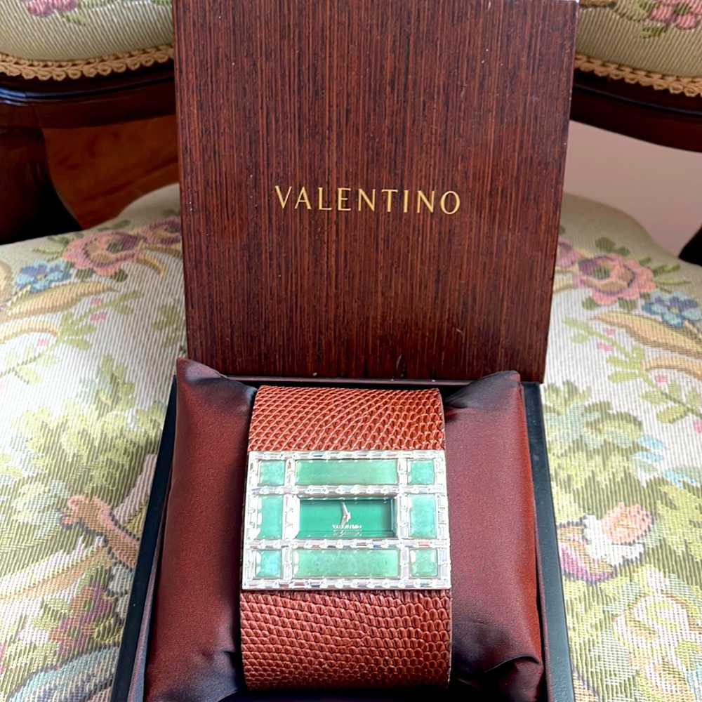 Valentino watch (new in a box). Genuine Lizard.